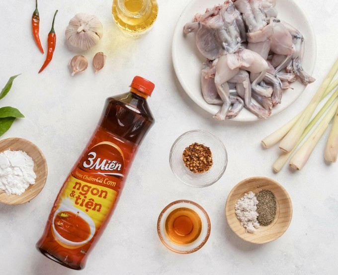 Cách làm món ếch chui rơm giòn rụm